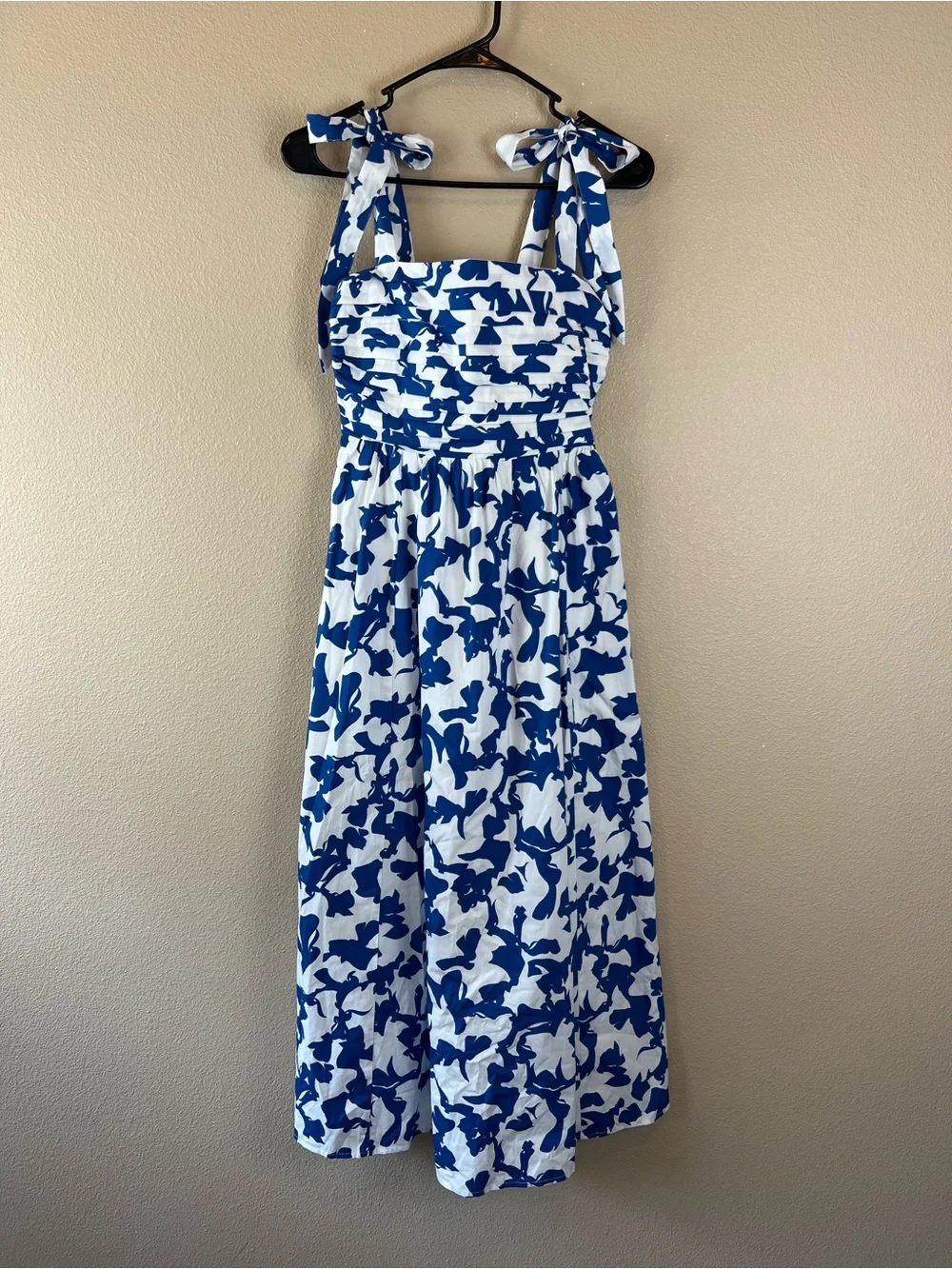 Abercrombie & Fitch blue white